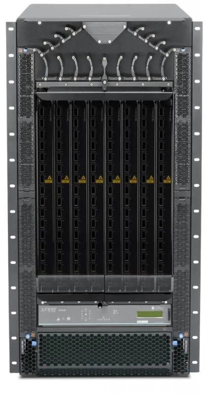 Коммутатор Juniper QFX3008-FAB-2INTC-BNDL